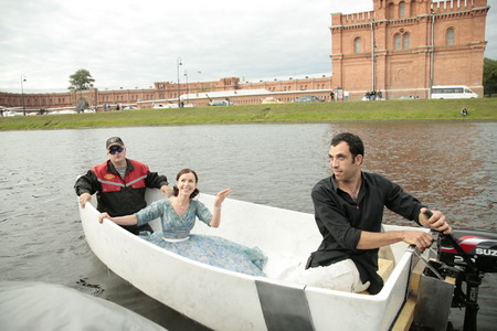 Запуск мраморной моторной лодки. Открытие выставки «МРАМОР. Фабио Виале»